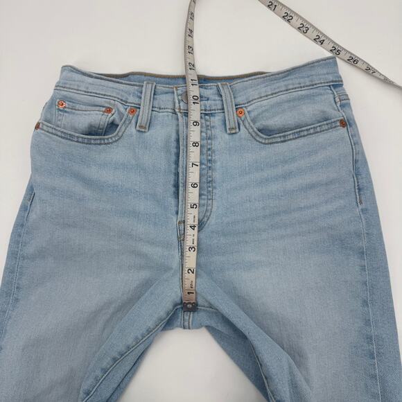 Levi's Women's Size 28 Wedgie Straight Light Wash Denim Jeans Cotton Stretch - Picture 12 of 13